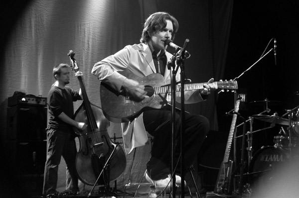 Cover Me with Flowers –&nbsp;live